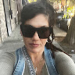 Meet your Posher, Eleni